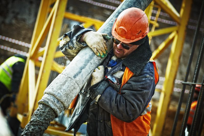Large-scale EPC construction project with cranes and structural steel work